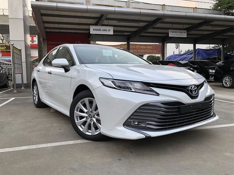 Toyota Camry 2.0G
