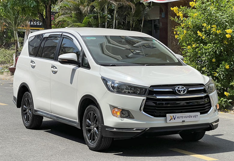 Toyota Innova 2.0G