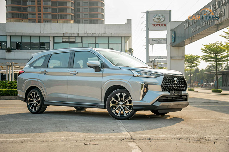 Toyota Veloz Cross CVT