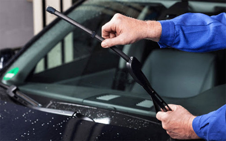 Tìm hiểu về cần gạt nước trên xe Vios