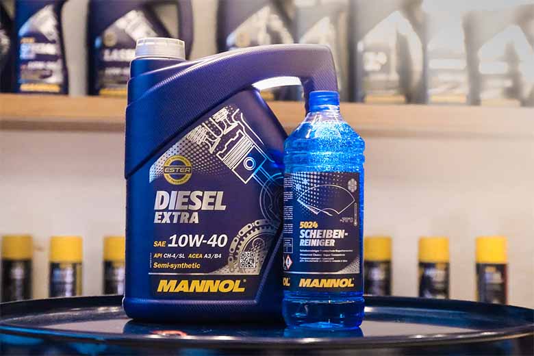 [Chia Sẻ] Top 10 loại nước rửa kính ô tô tốt nên dùng nhất hiện nay